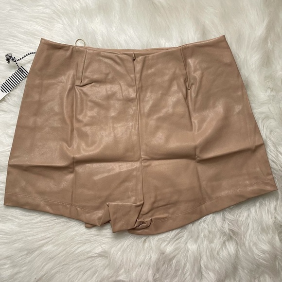 NEW TRENDY NUDE BLUSH PINK FAUX LEATHER ZIPPER ACCENTED SKORT SMALL MEDIUM LARGE - Picture 3 of 14